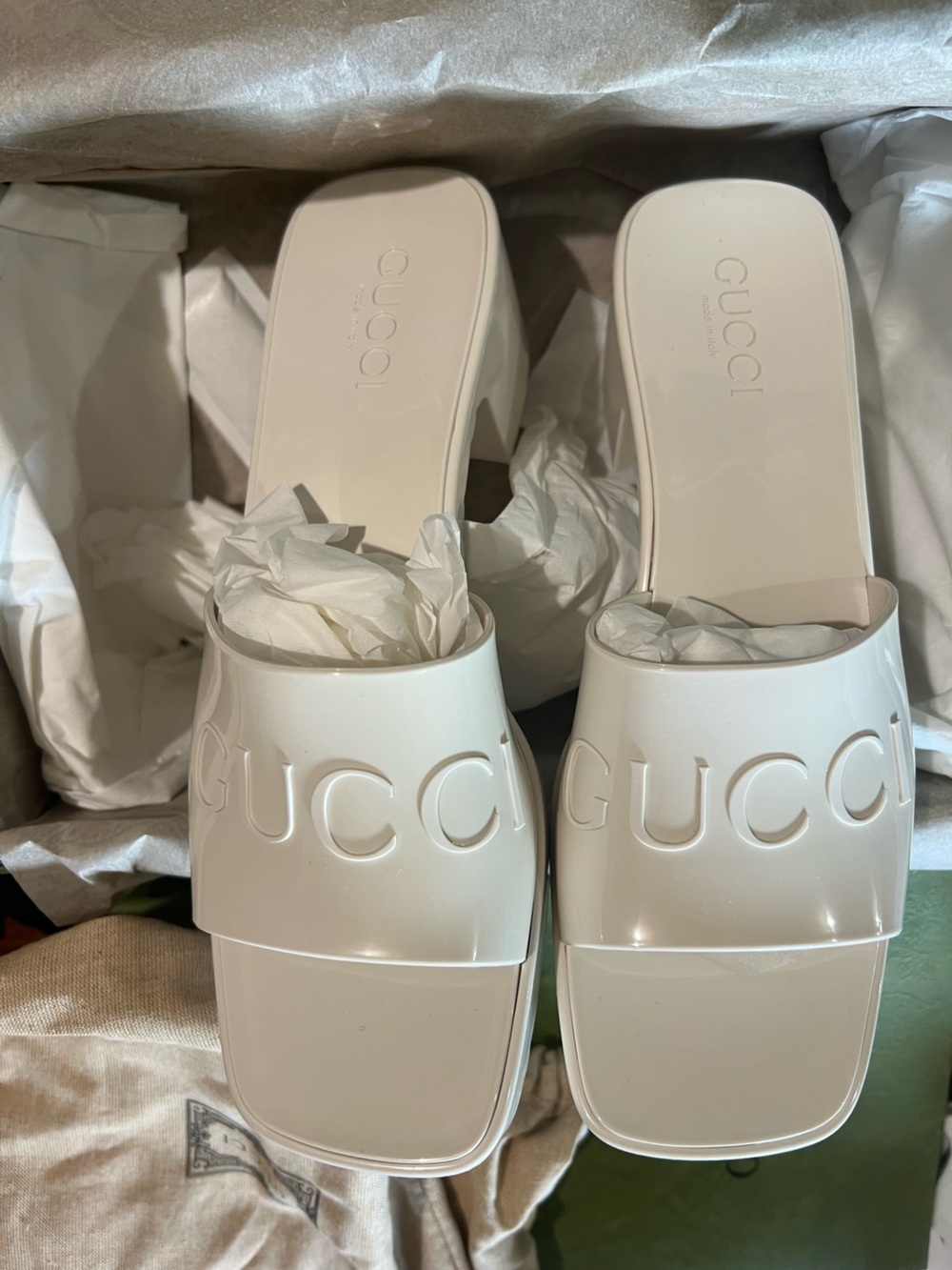 New Gucci rubber sandals Off-White Rubber Slide Heeled Sandals - Picture 7 of 12
